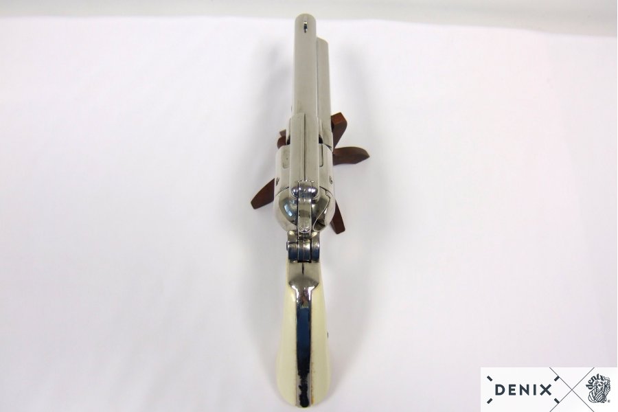 45er Colt Peacemaker, nickelf. m. Griffmuld