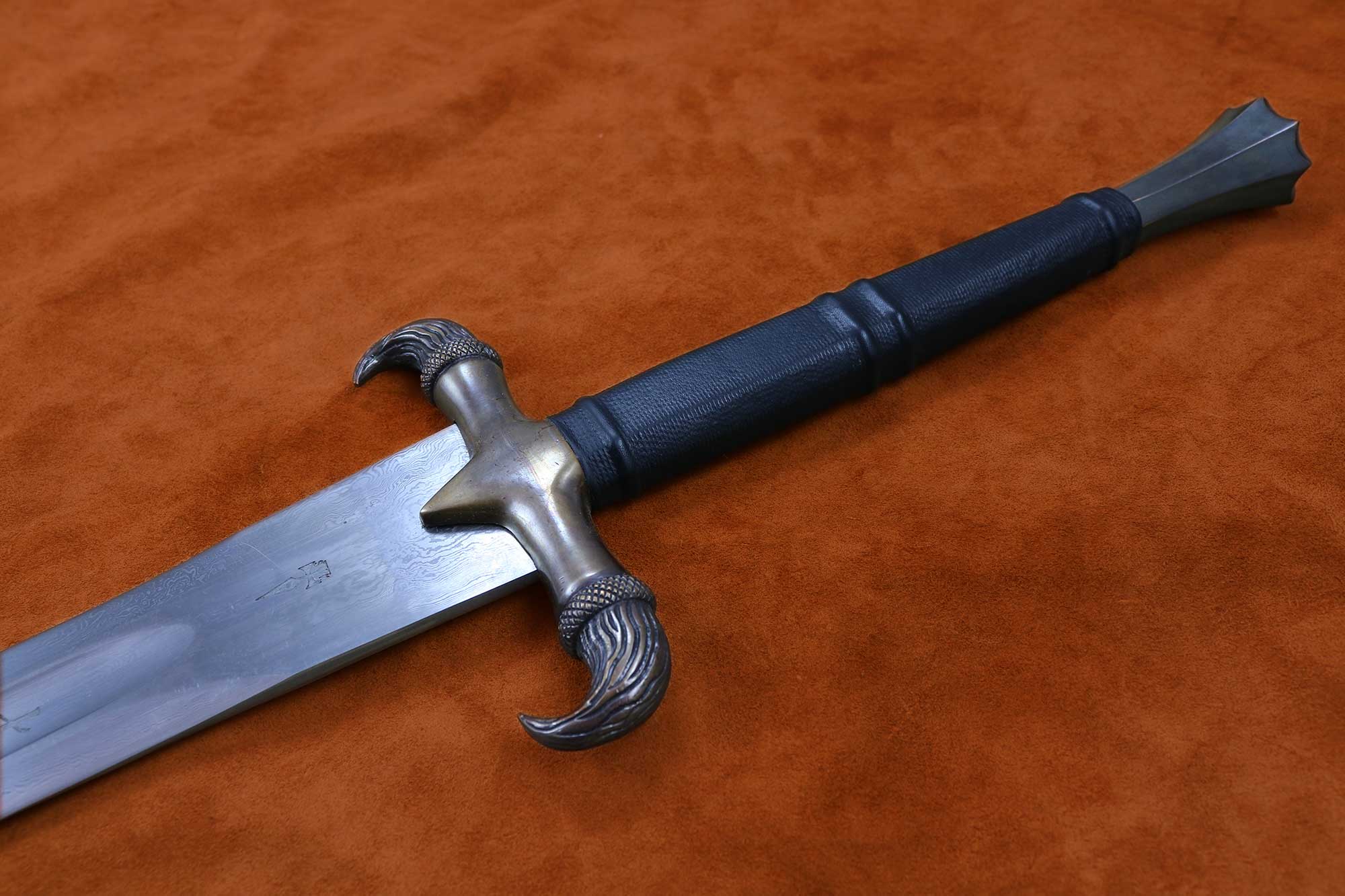 Erland Schwert mit Klinge aus gefaltetem Stahl 