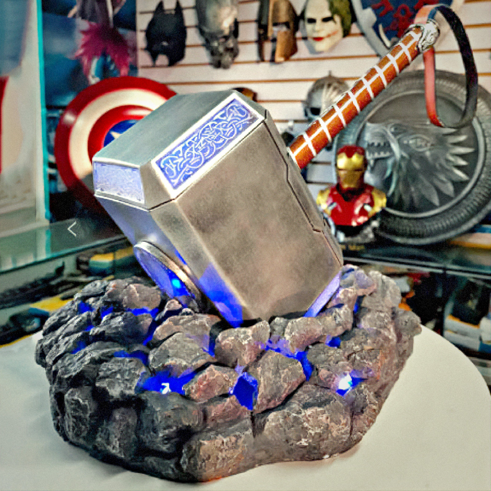 Thor Hammer mit Led Base