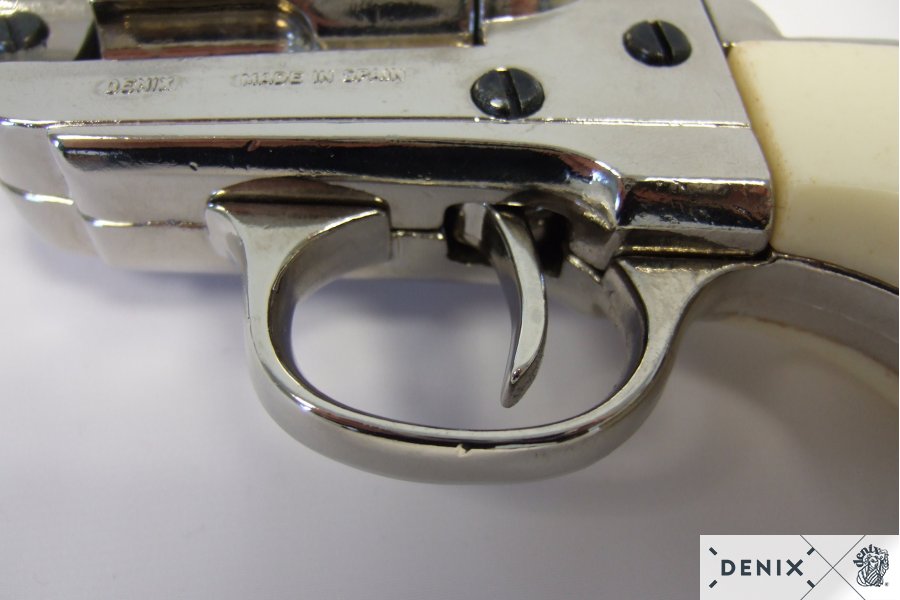 45er Colt Peacemaker, nickelf. m. Griffmuld