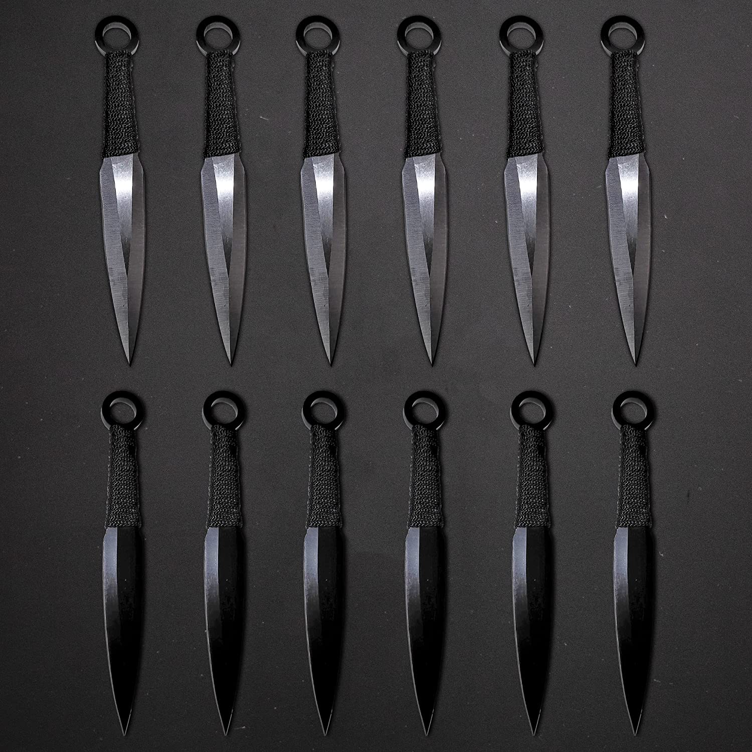 12 schwarze und silberne Wurfmesser mit Zielscheibe