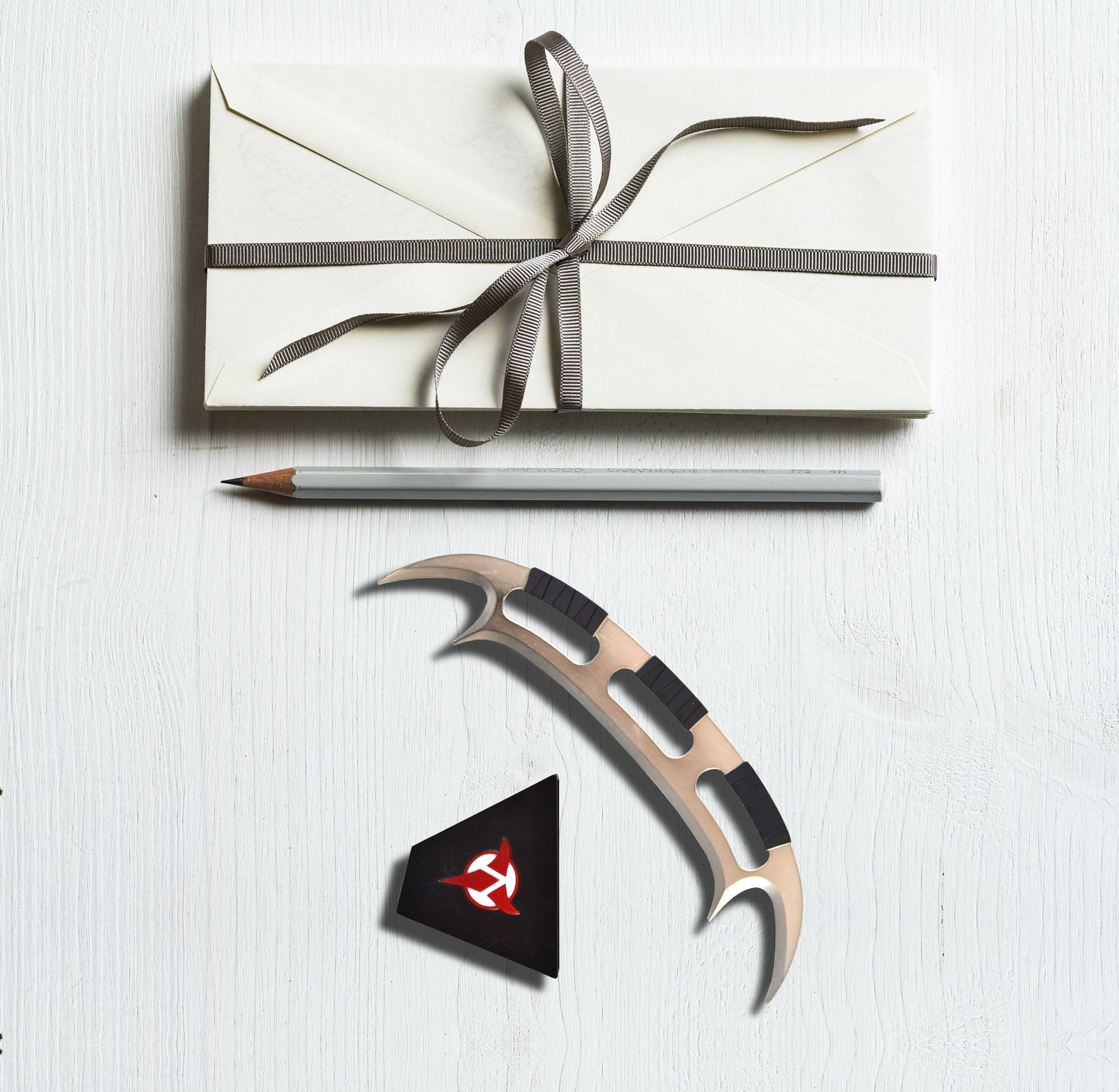 Star Trek - Klingonisches Bat'Leth mit Ständer, Brieföffner, Miniaturschwert, Schwert der Ehre