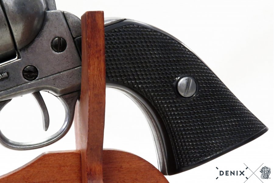 45er Colt Peacemaker mit schwarzer Griffschale