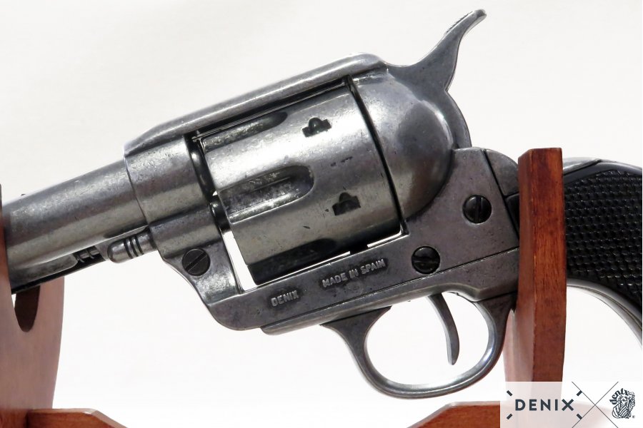 45er Colt Peacemaker mit schwarzer Griffschale