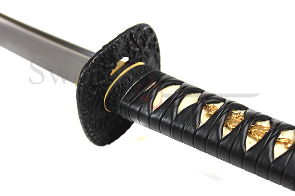 Wave Katana (No Bo-hi), Quadratische Tsuba