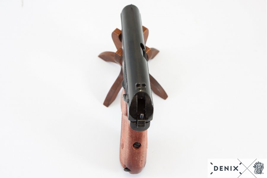 Russische Makarow-Pistole, Waffe der roten Armee, aus Metall