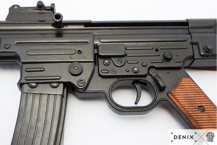 Deutsche MP 44 „Schmeisser“ ohne Gurt aus Metall, 9 mm, STG, 2. WK, 1943