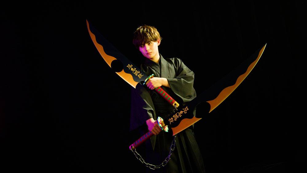 Demon Slayer: Kimetsu no Yaiba Proplica Repliken 1/1 Nichirin Schwerter (Tengen Uzui) 110 cm