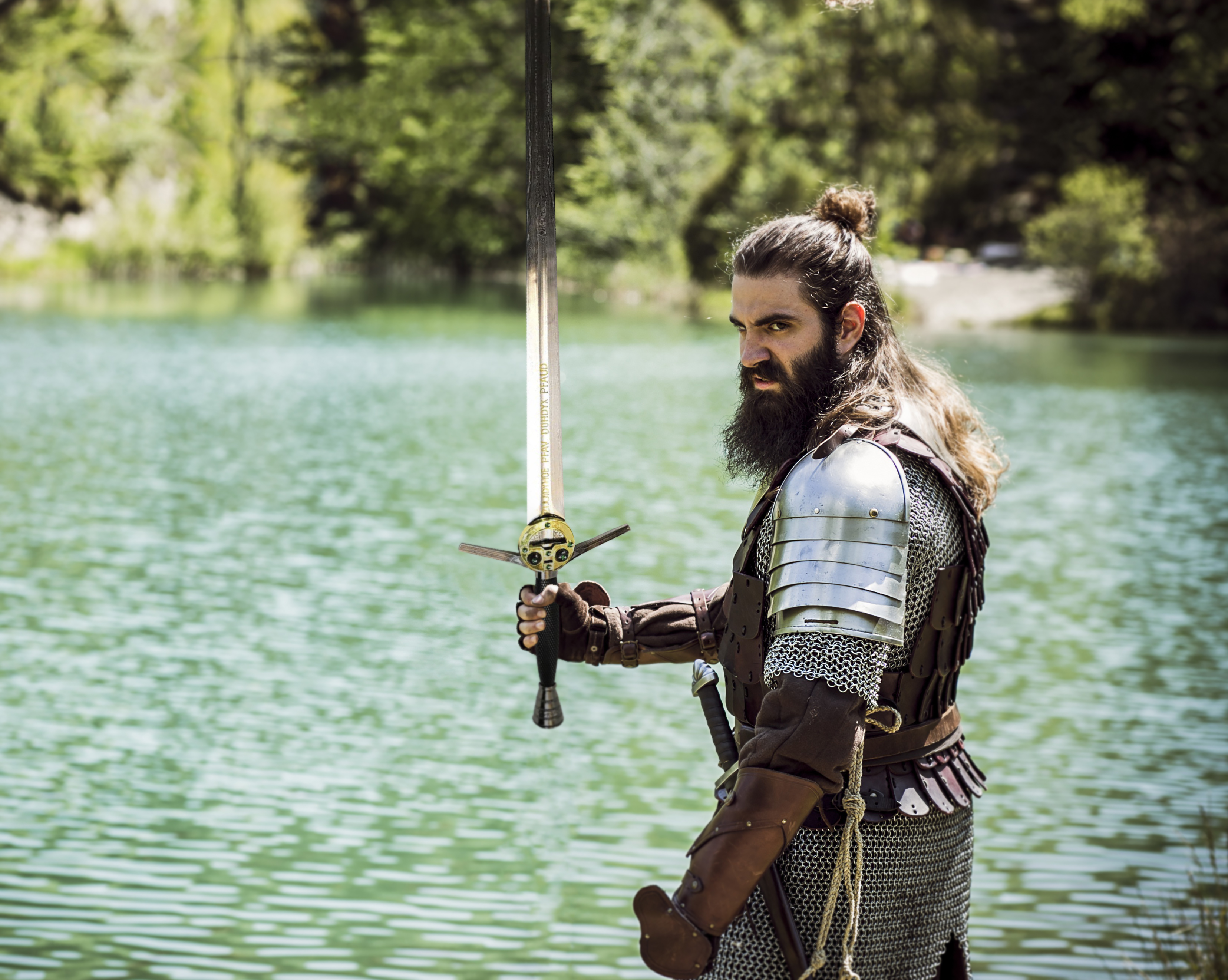 Witcher - Stahl Schwert mit Scheide - handgeschmiedet & gefaltet, Netflix Version