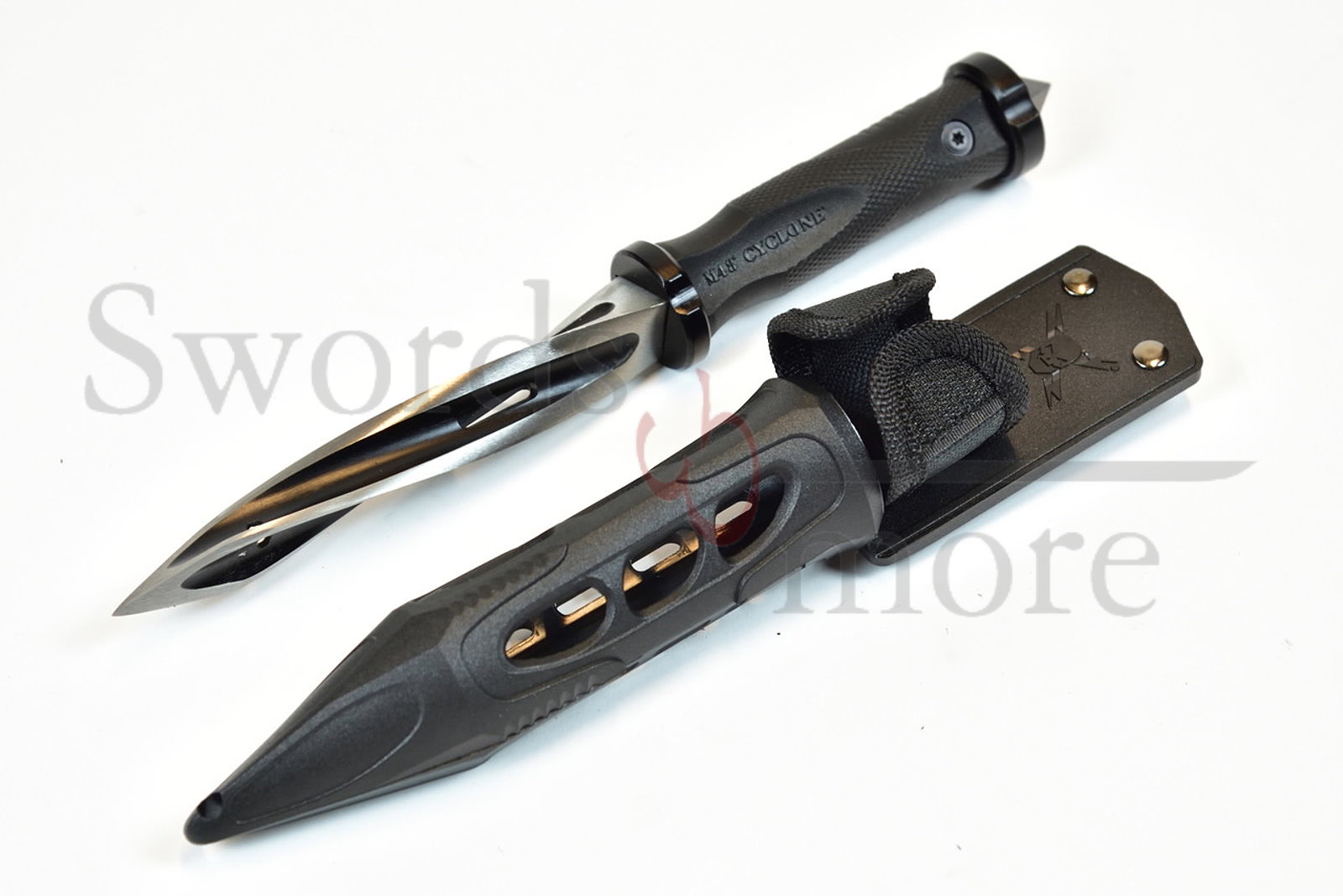 Cyclone Stiefelmesser mit Custom Vortec-Scheide