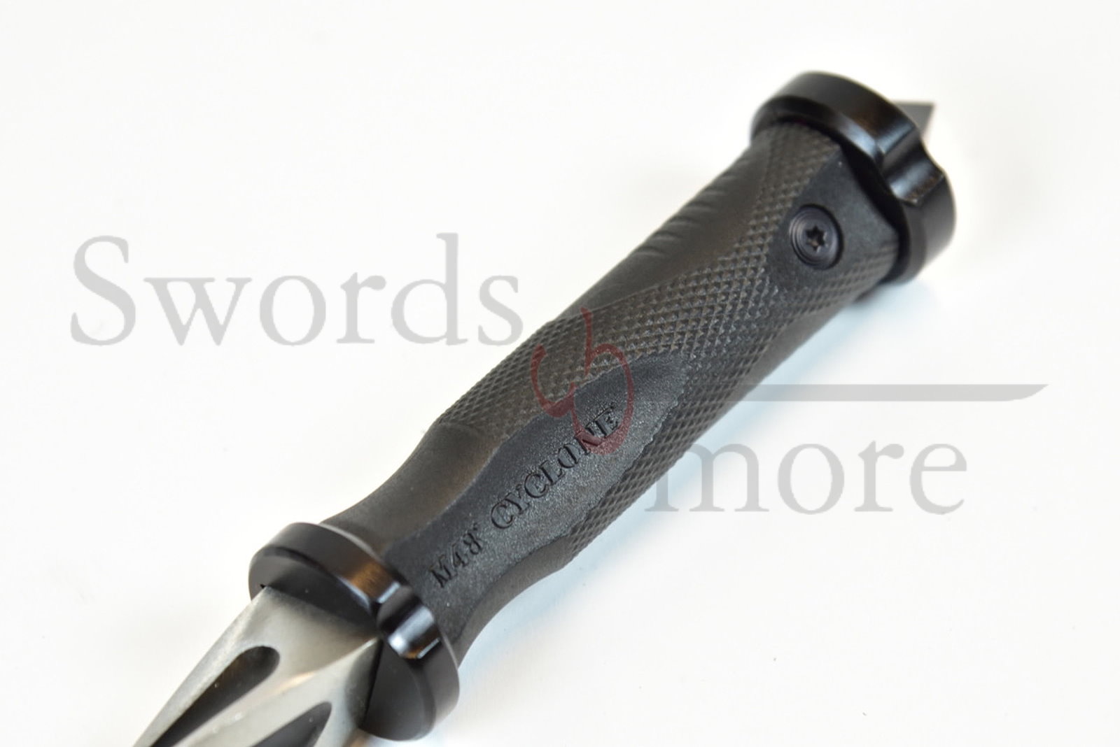 Cyclone Stiefelmesser mit Custom Vortec-Scheide