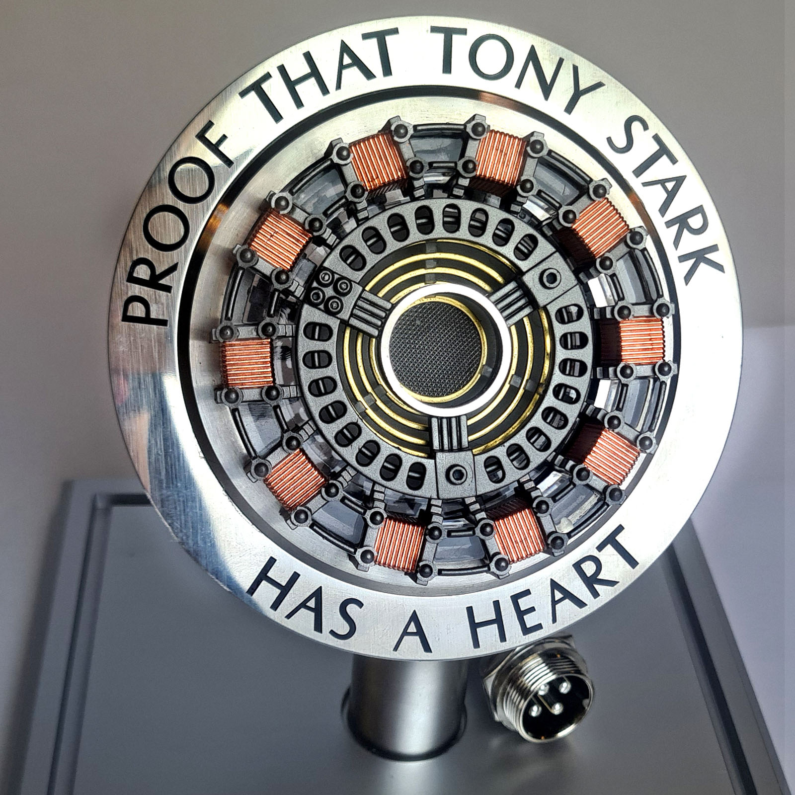The Avengers: Iron Man MK1 Arc Reaktor LED Licht im Maßstab 1:1 