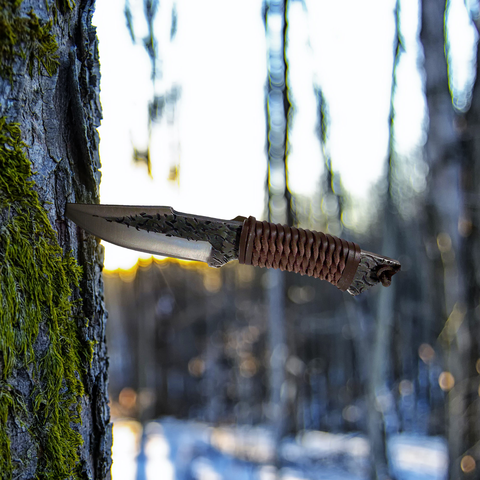 Handgeschmiedetes Jagdmesser im keltischen Stil mit Lederscheide